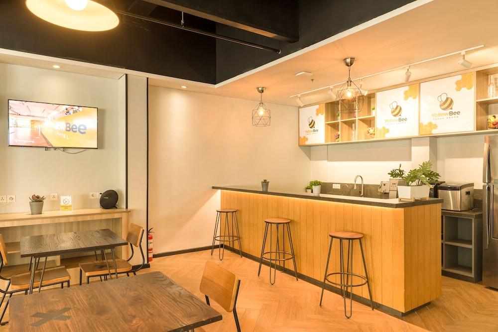 Yellow Bee Tanah Abang Yakarta Exterior foto